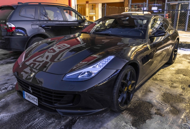 Ferrari GTC4Lusso T