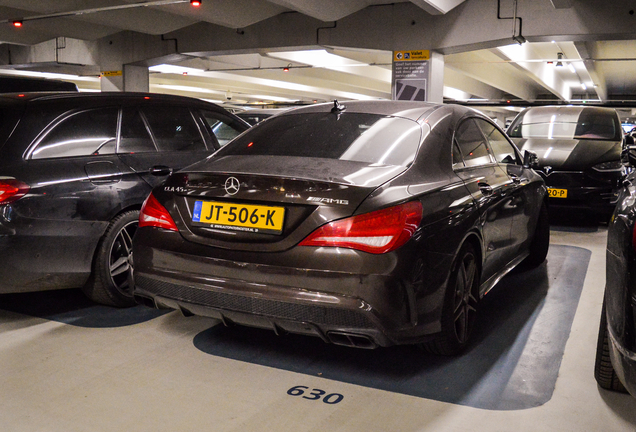 Mercedes-Benz CLA 45 AMG C117