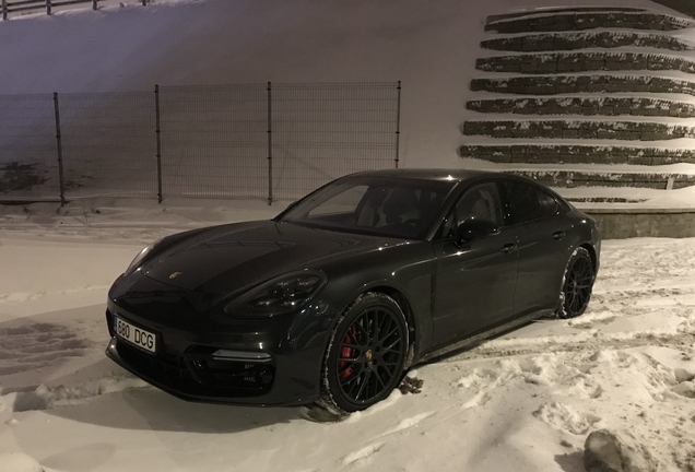 Porsche 971 Panamera Turbo