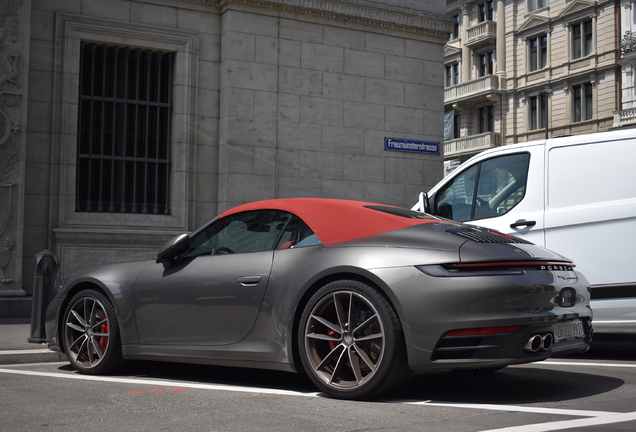 Porsche 992 Carrera 4S Cabriolet