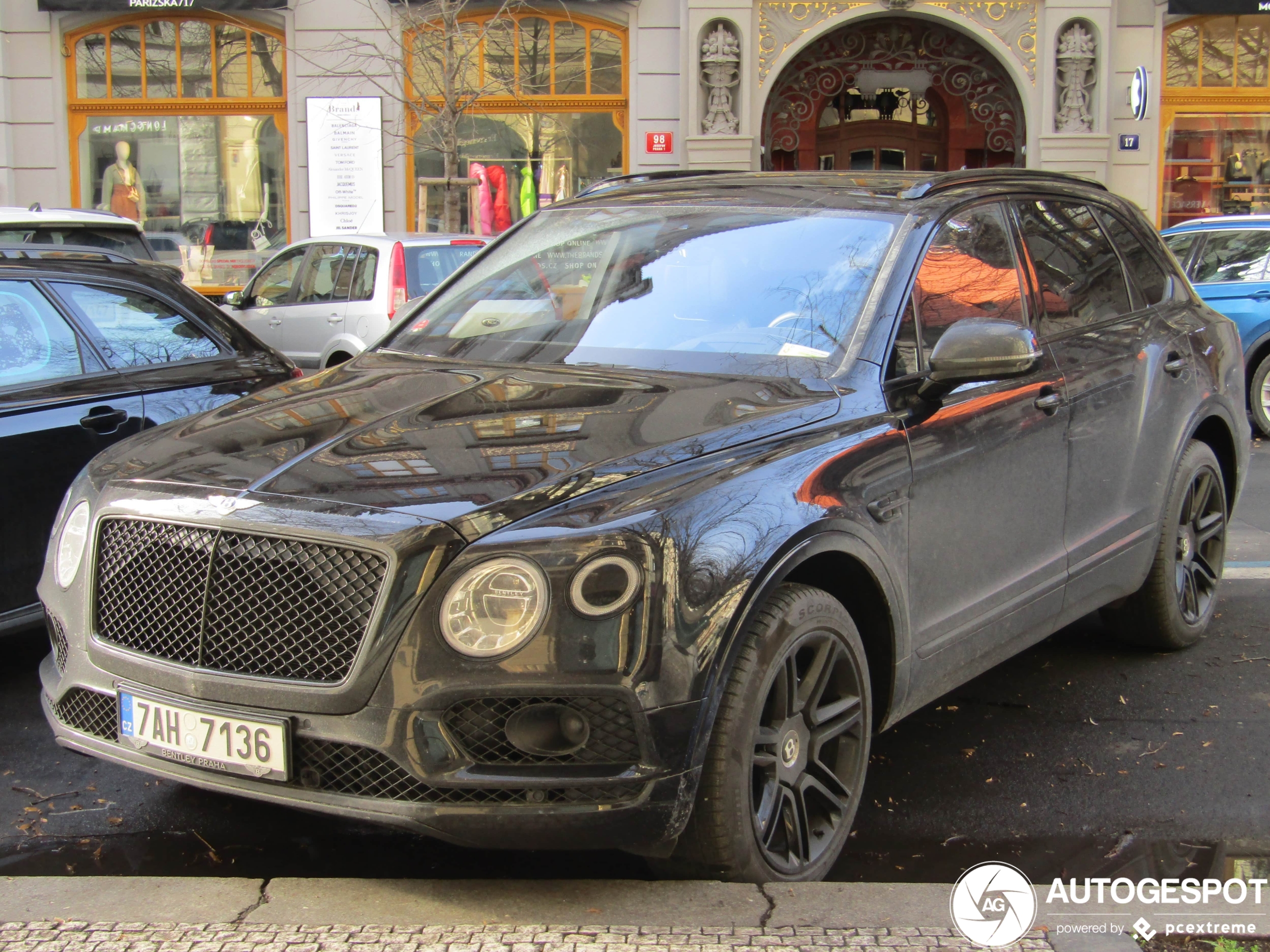 Bentley Bentayga V8