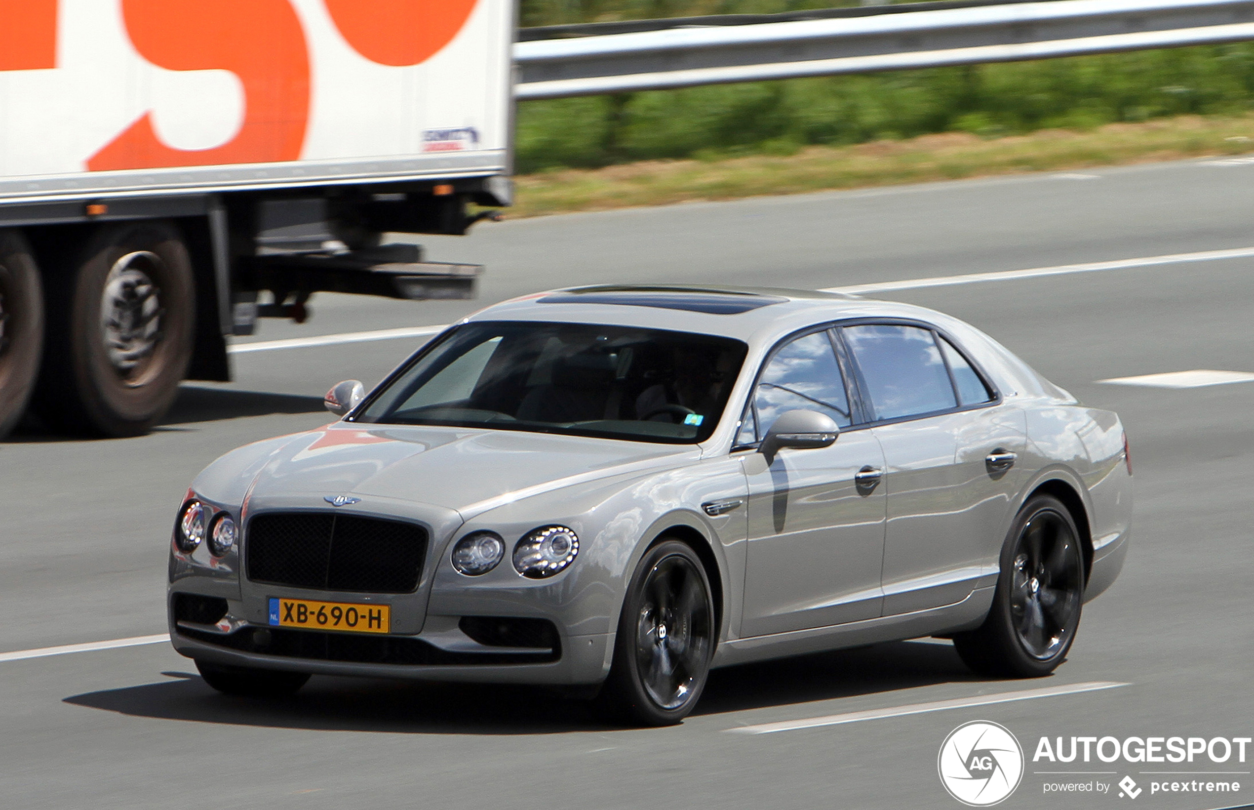 Bentley Flying Spur W12 S