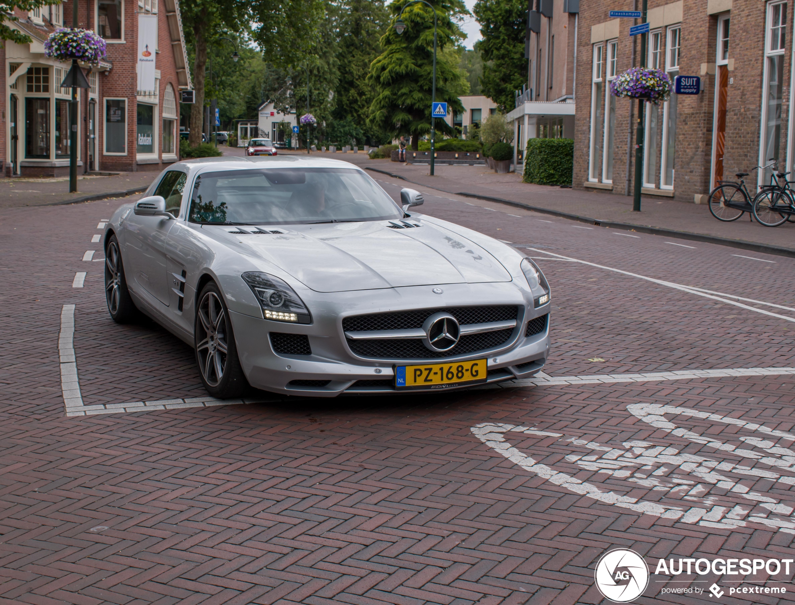 Mercedes-Benz SLS AMG