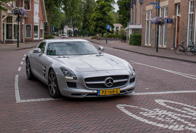 Mercedes-Benz SLS AMG