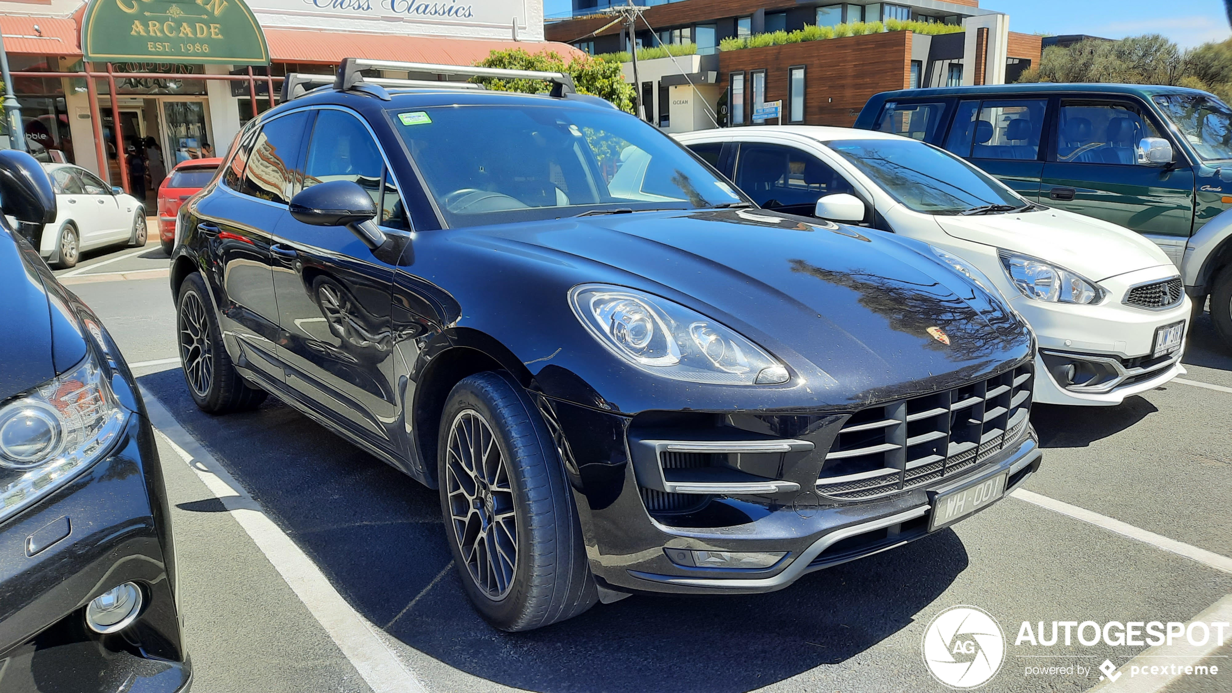 Porsche 95B Macan Turbo