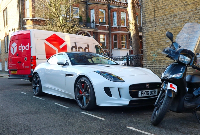 Jaguar F-TYPE R Coupé