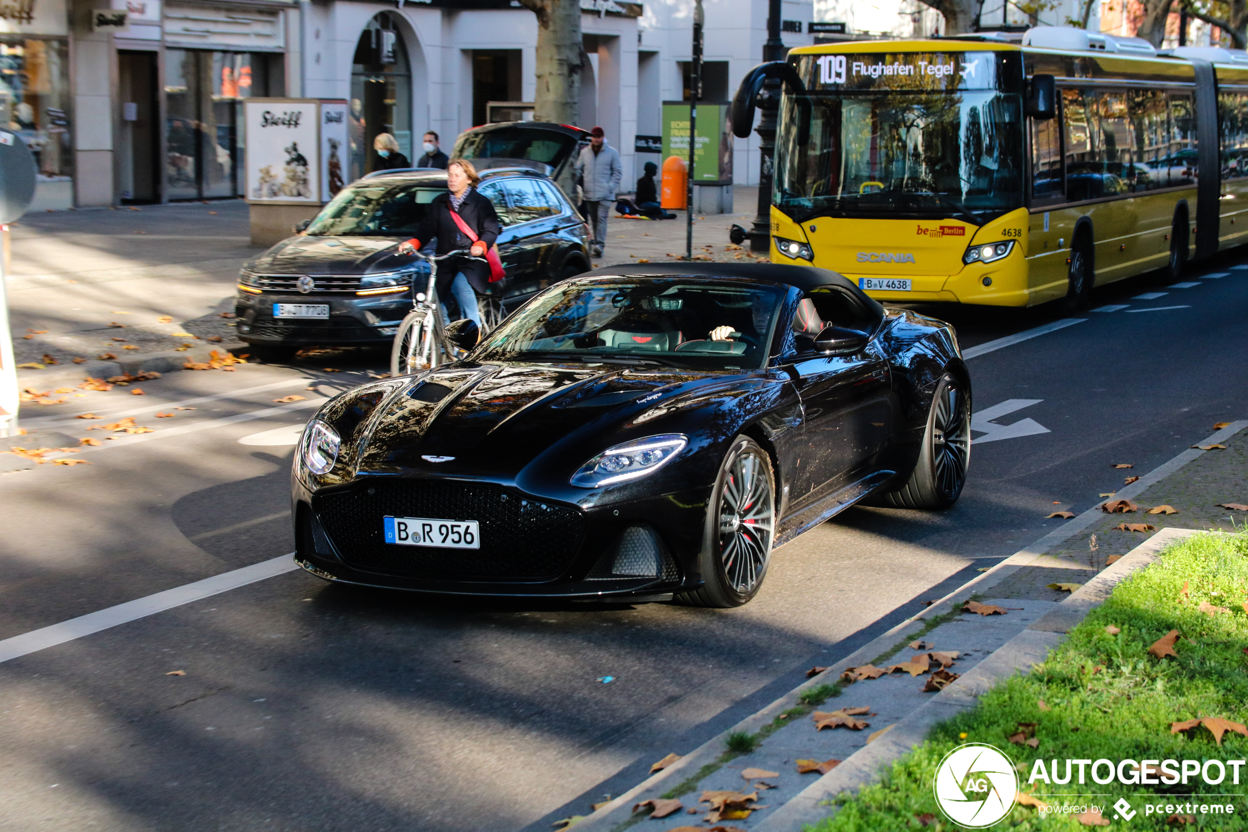 Aston Martin DBS Superleggera Volante