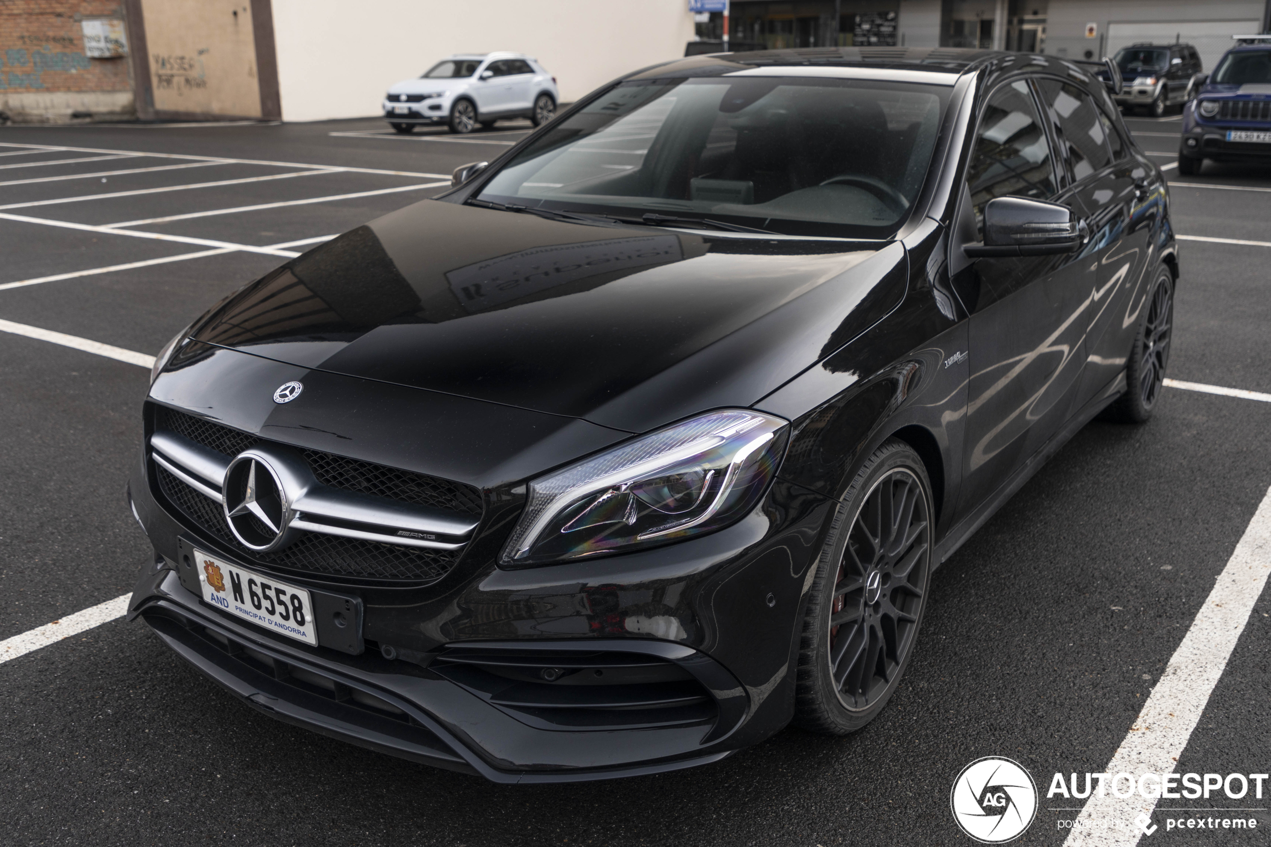 Mercedes-AMG A 45 W176 2015