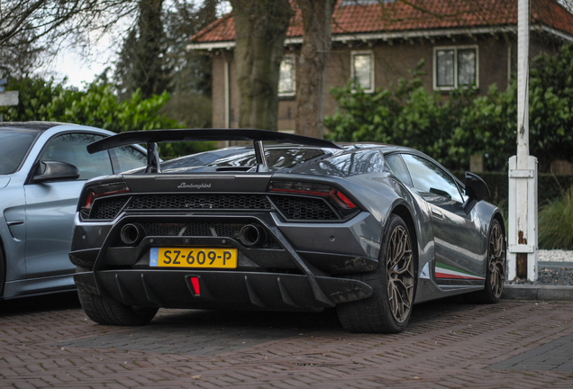 Lamborghini Huracán LP640-4 Performante