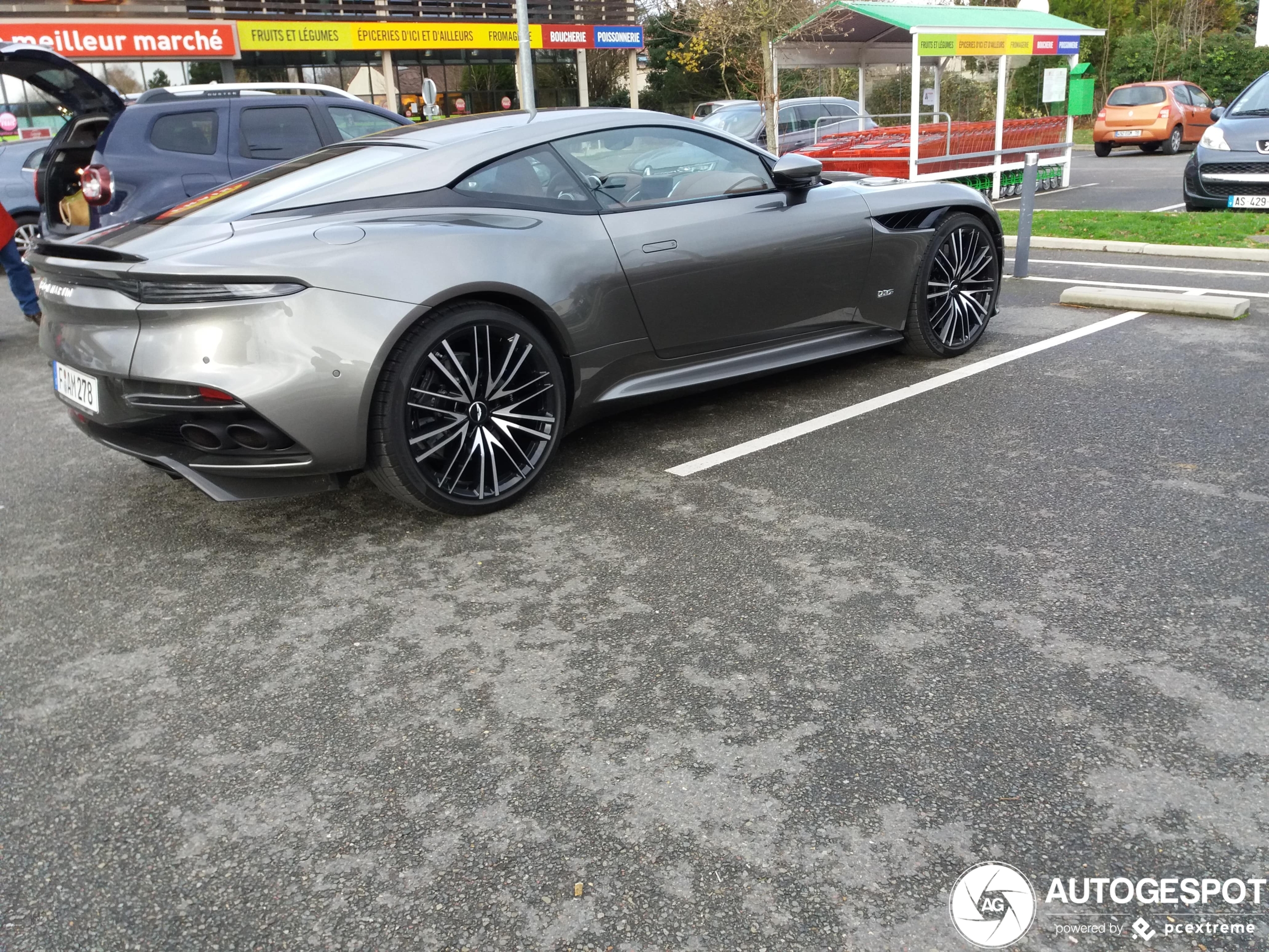 Aston Martin DBS Superleggera