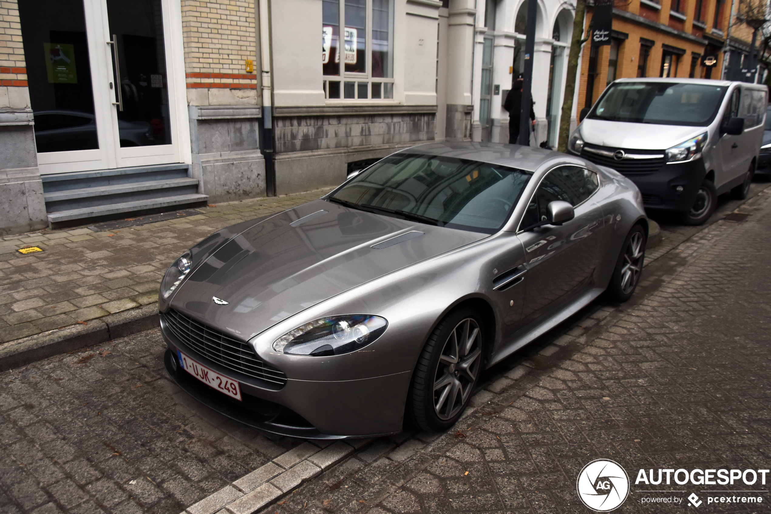 Aston Martin V8 Vantage S