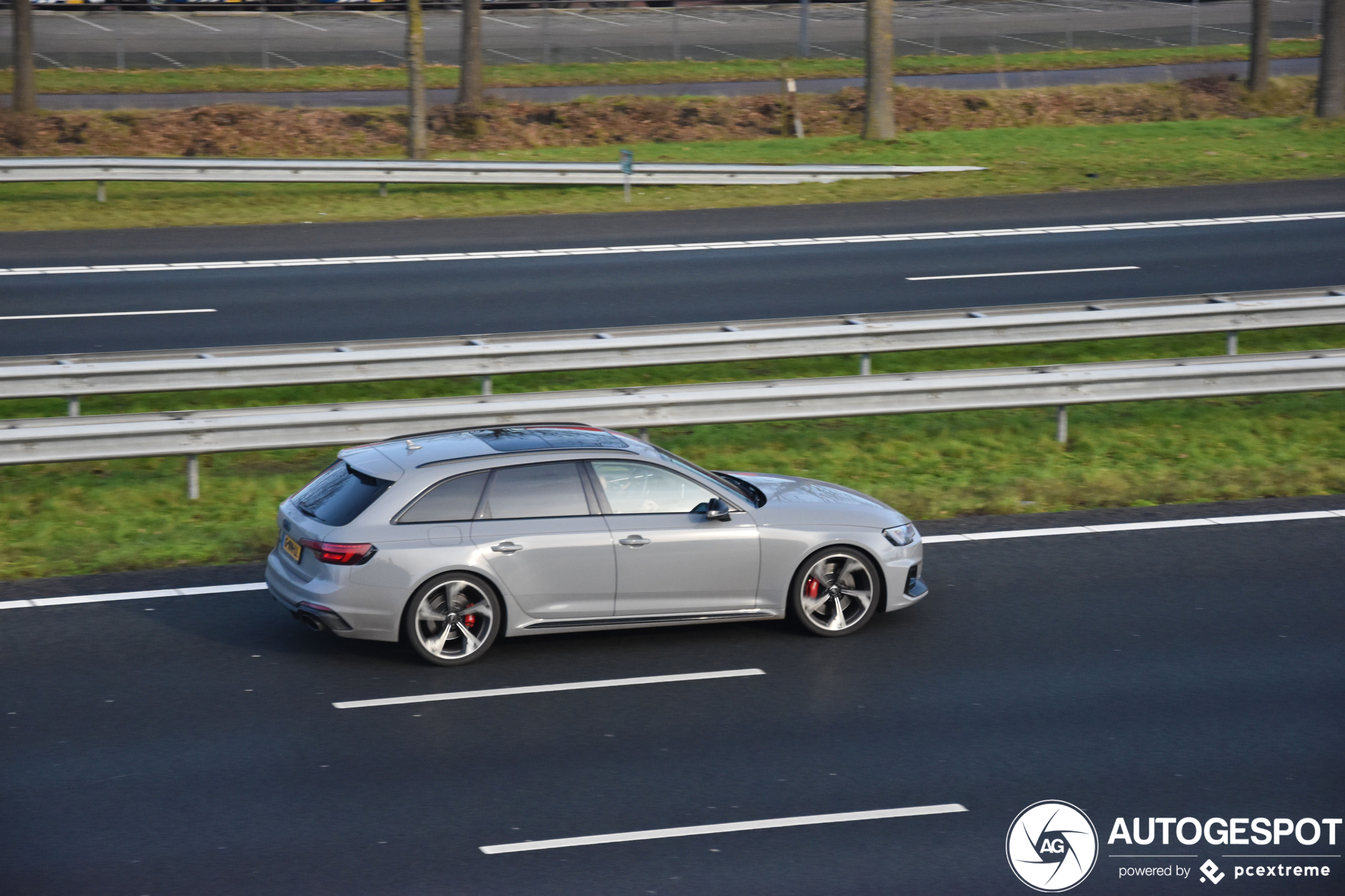 Audi RS4 Avant B9