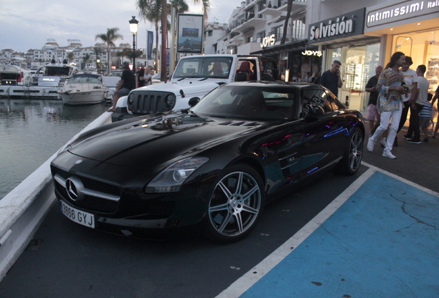 Mercedes-Benz SLS AMG