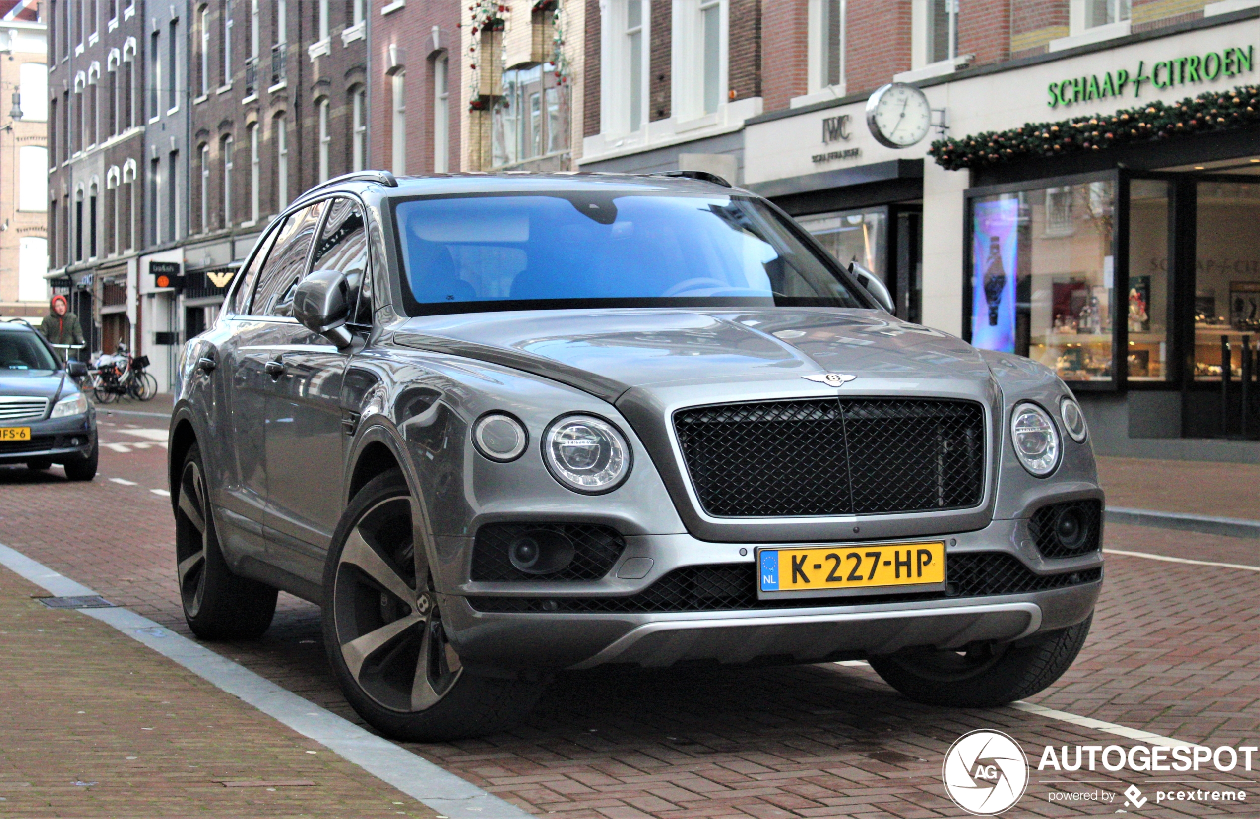 Bentley Bentayga V8