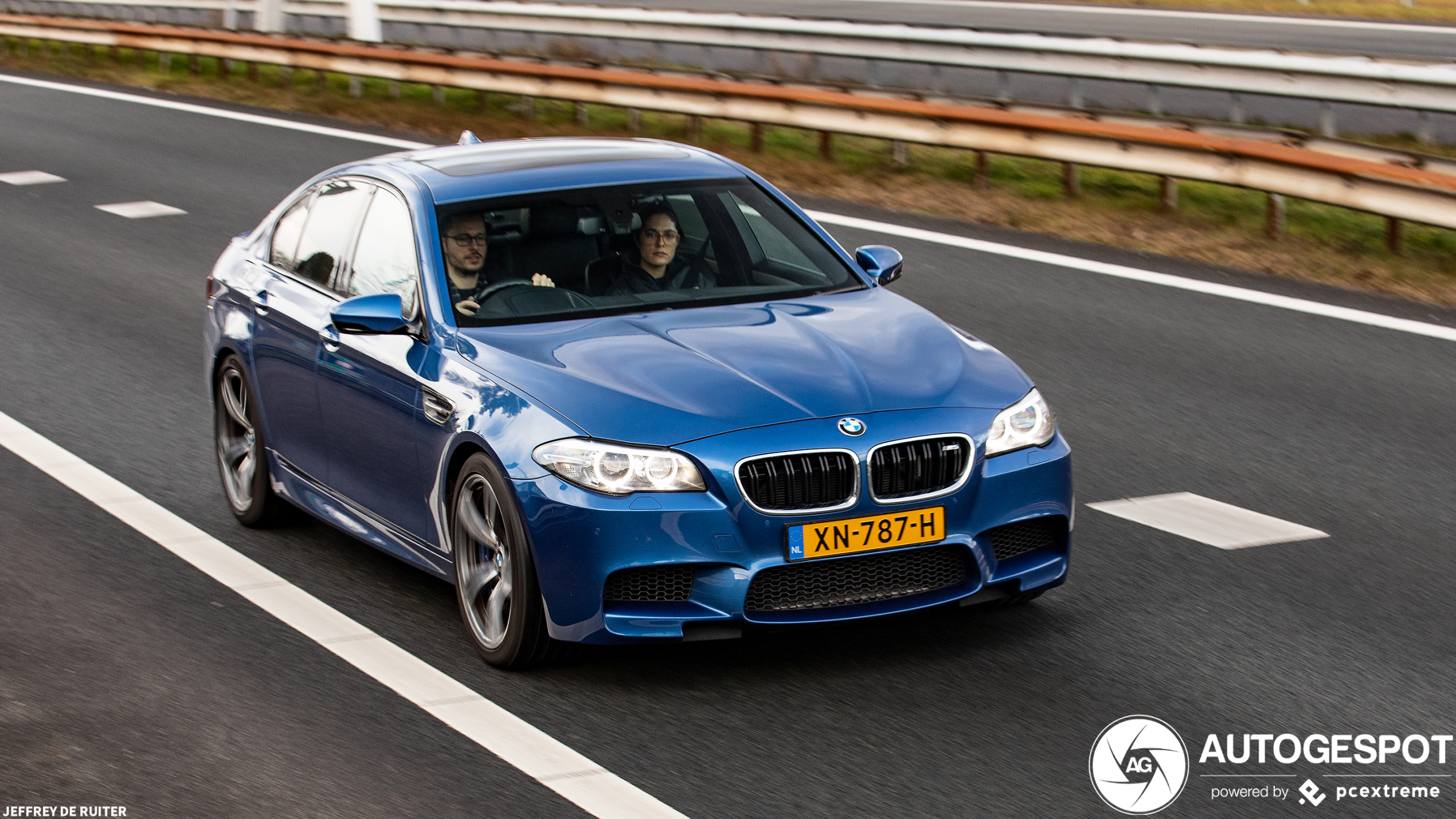 BMW M5 F10 2011