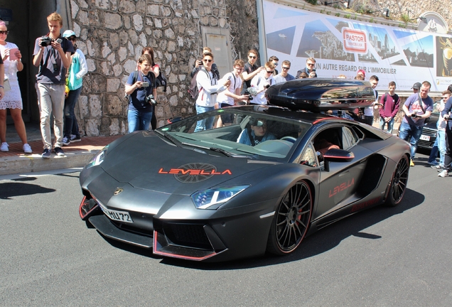 Lamborghini Aventador LP700-4 Pirelli Edition