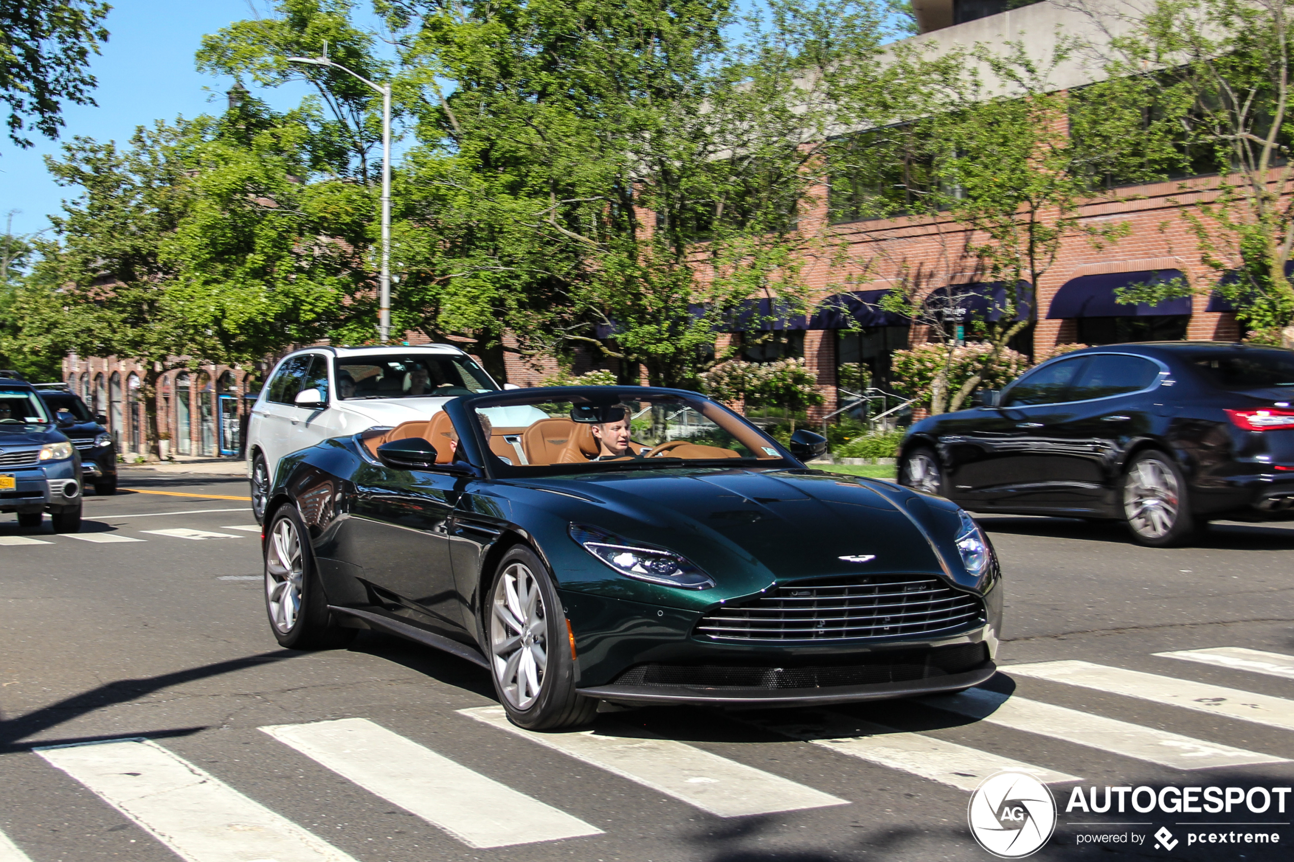 Aston Martin DB11 V8 Volante