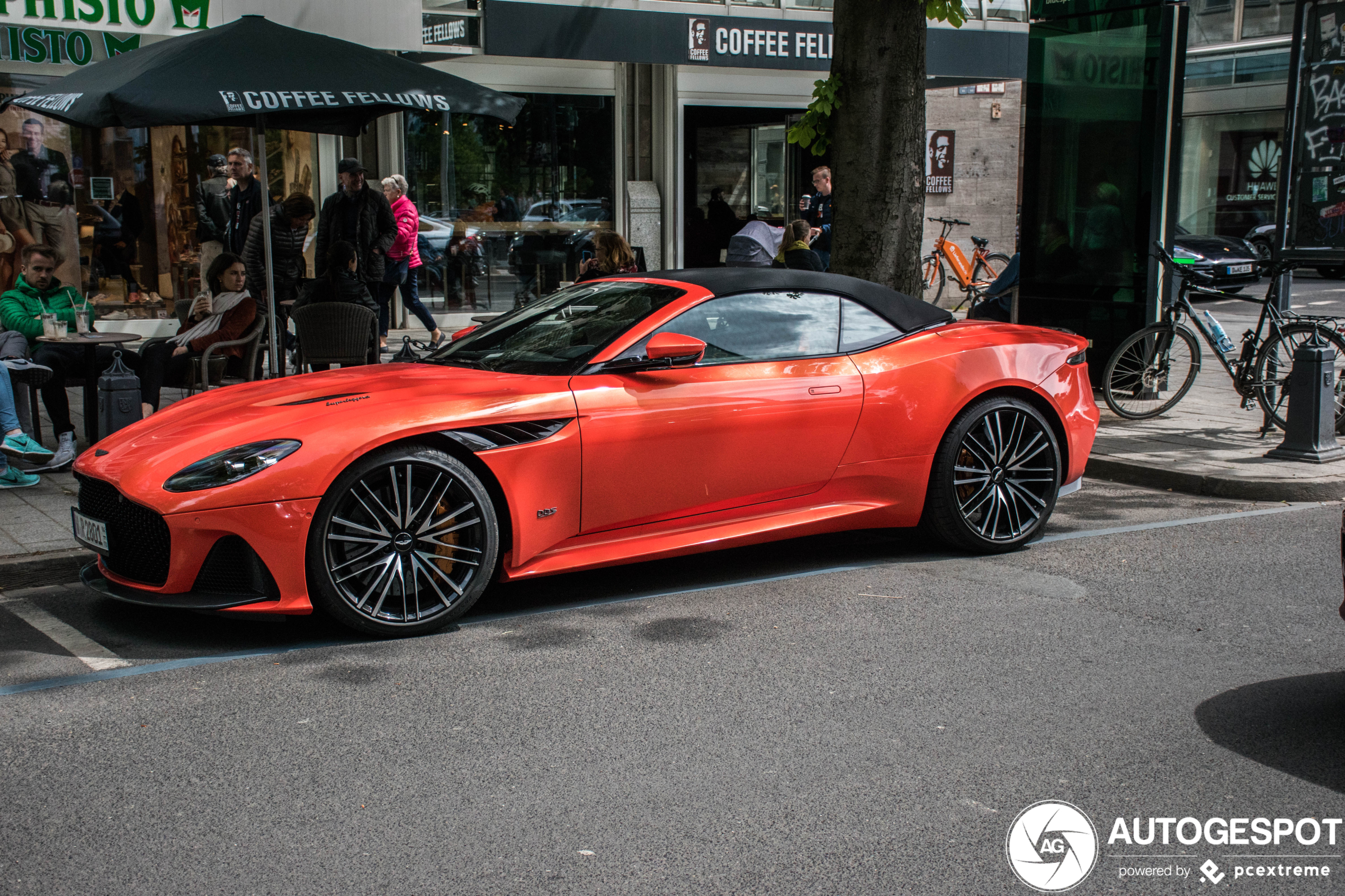 Aston Martin DBS Superleggera Volante