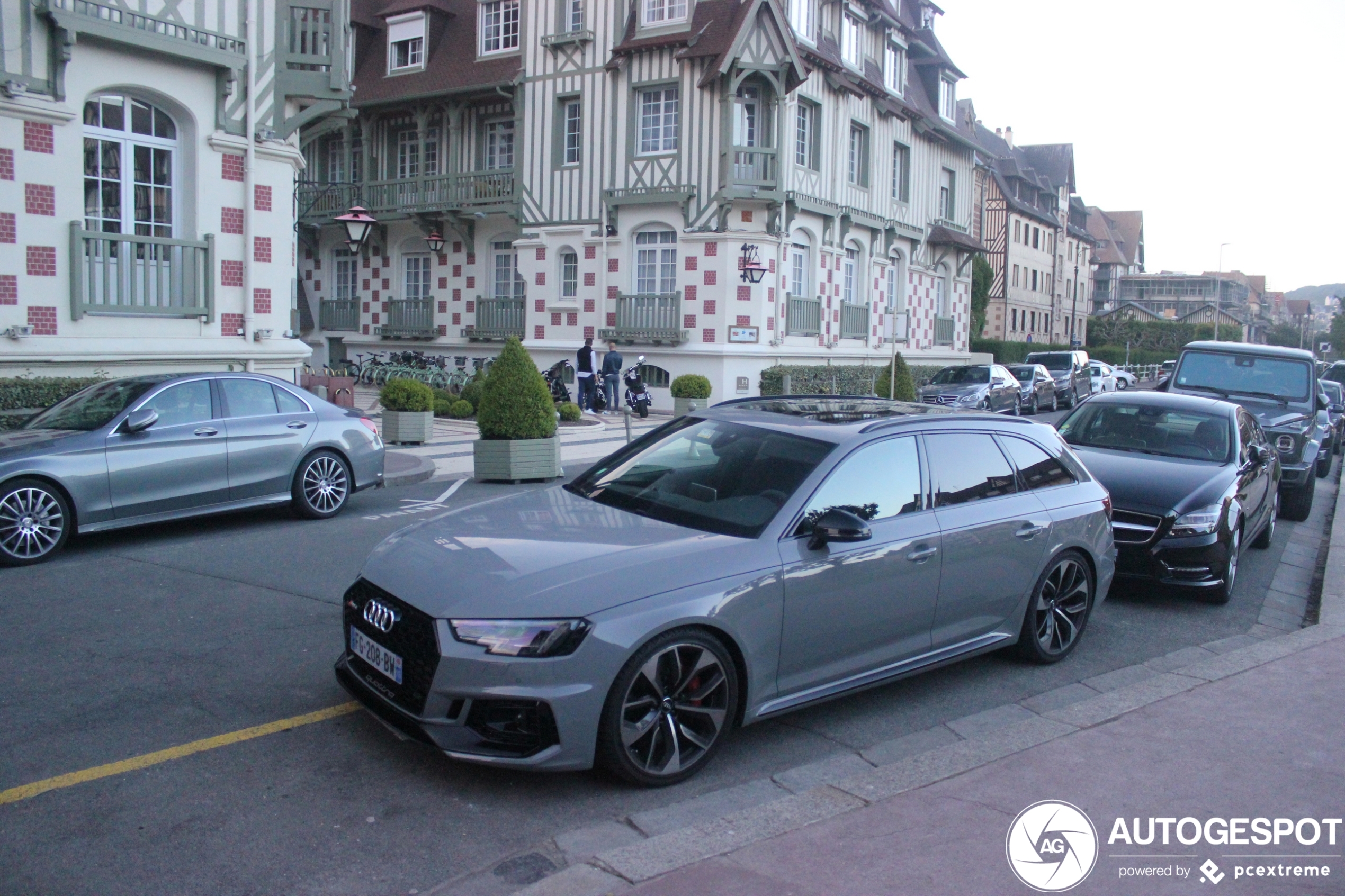 Audi RS4 Avant B9