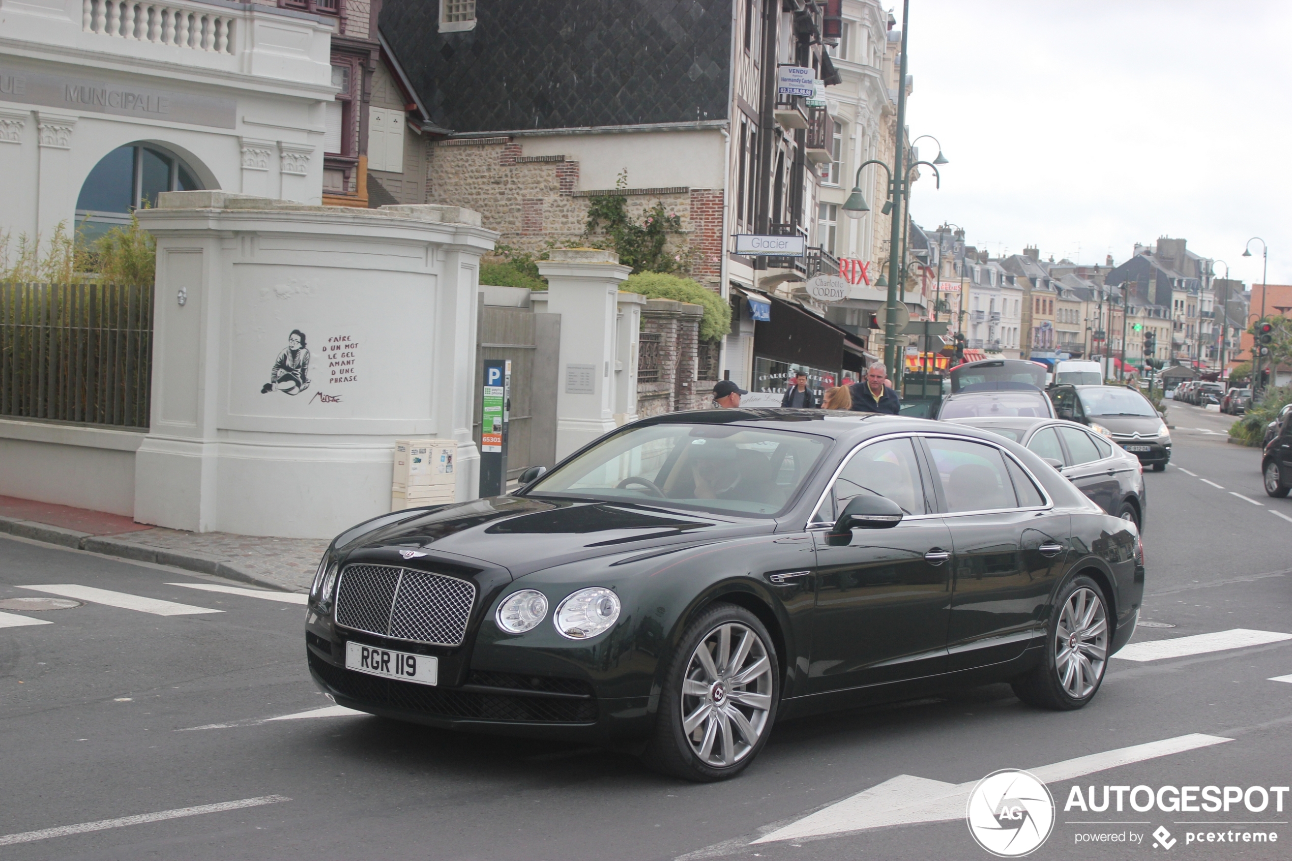 Bentley Flying Spur V8