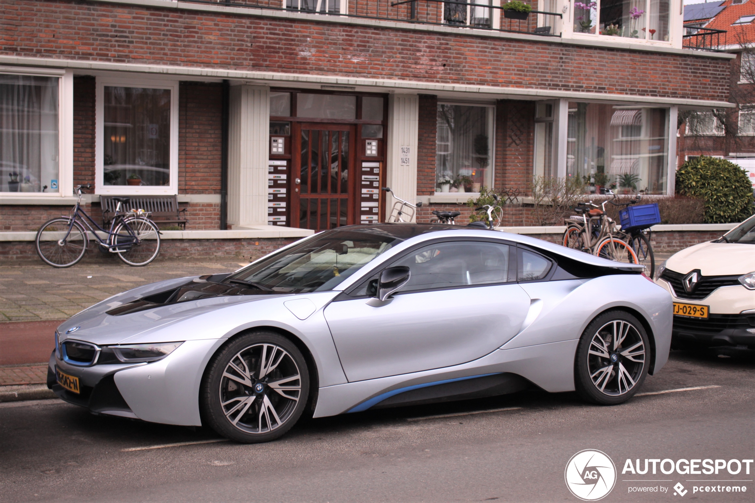 BMW i8