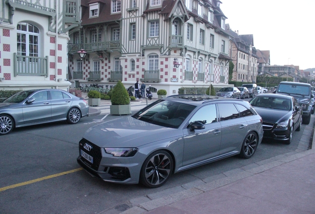 Audi RS4 Avant B9