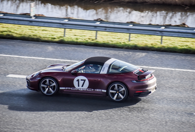 Porsche 992 Targa 4S Heritage Design Edition