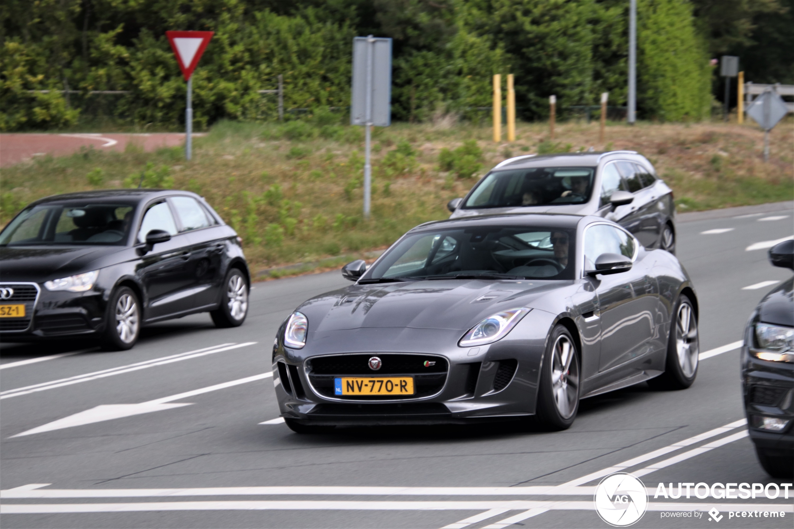 Jaguar F-TYPE S AWD Coupé