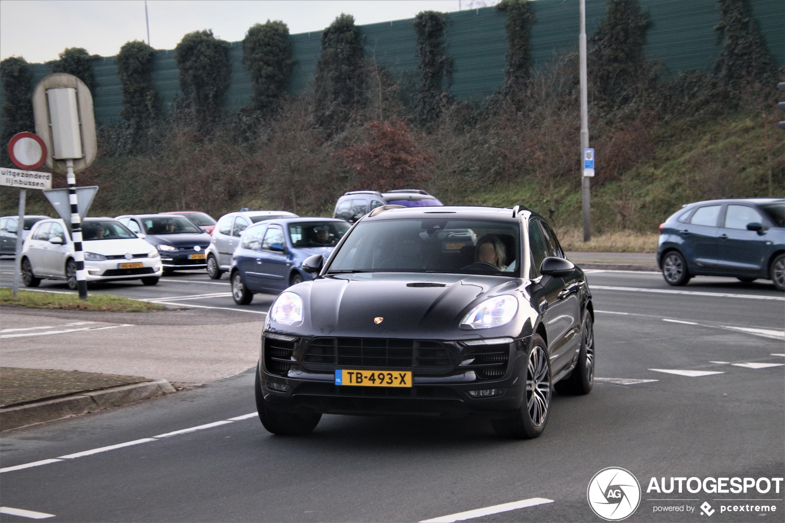 Porsche 95B Macan GTS