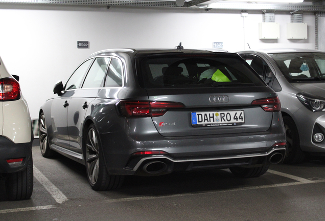 Audi RS4 Avant B9