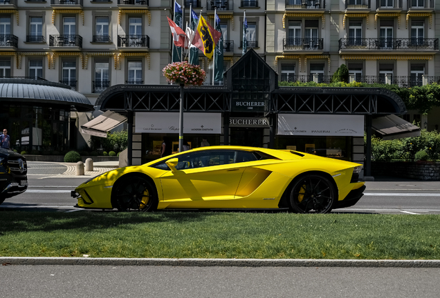 Lamborghini Aventador S LP740-4