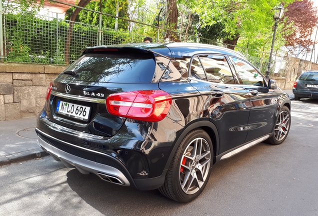 Mercedes-AMG GLA 45 X156