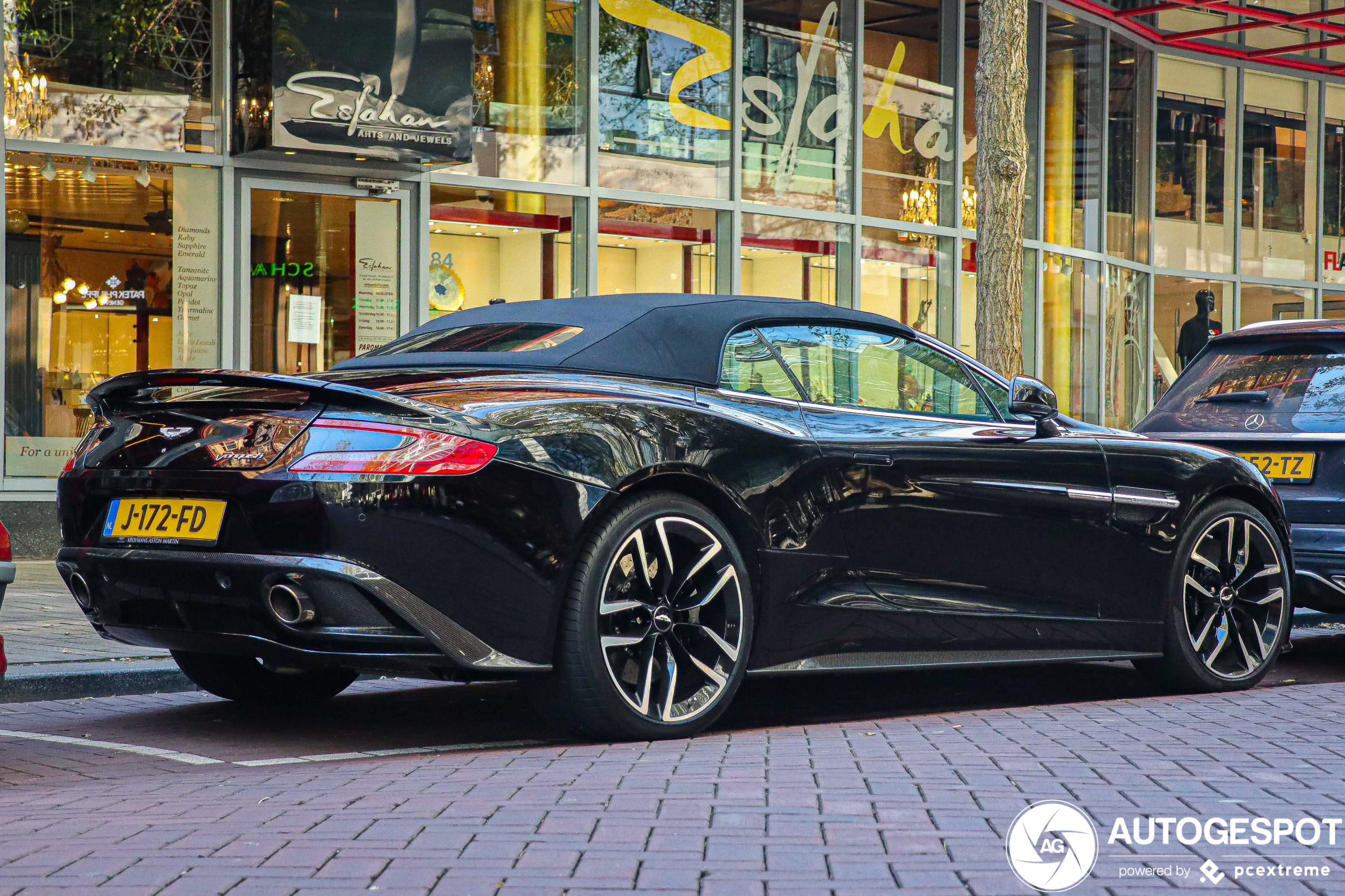 Aston Martin Vanquish Volante