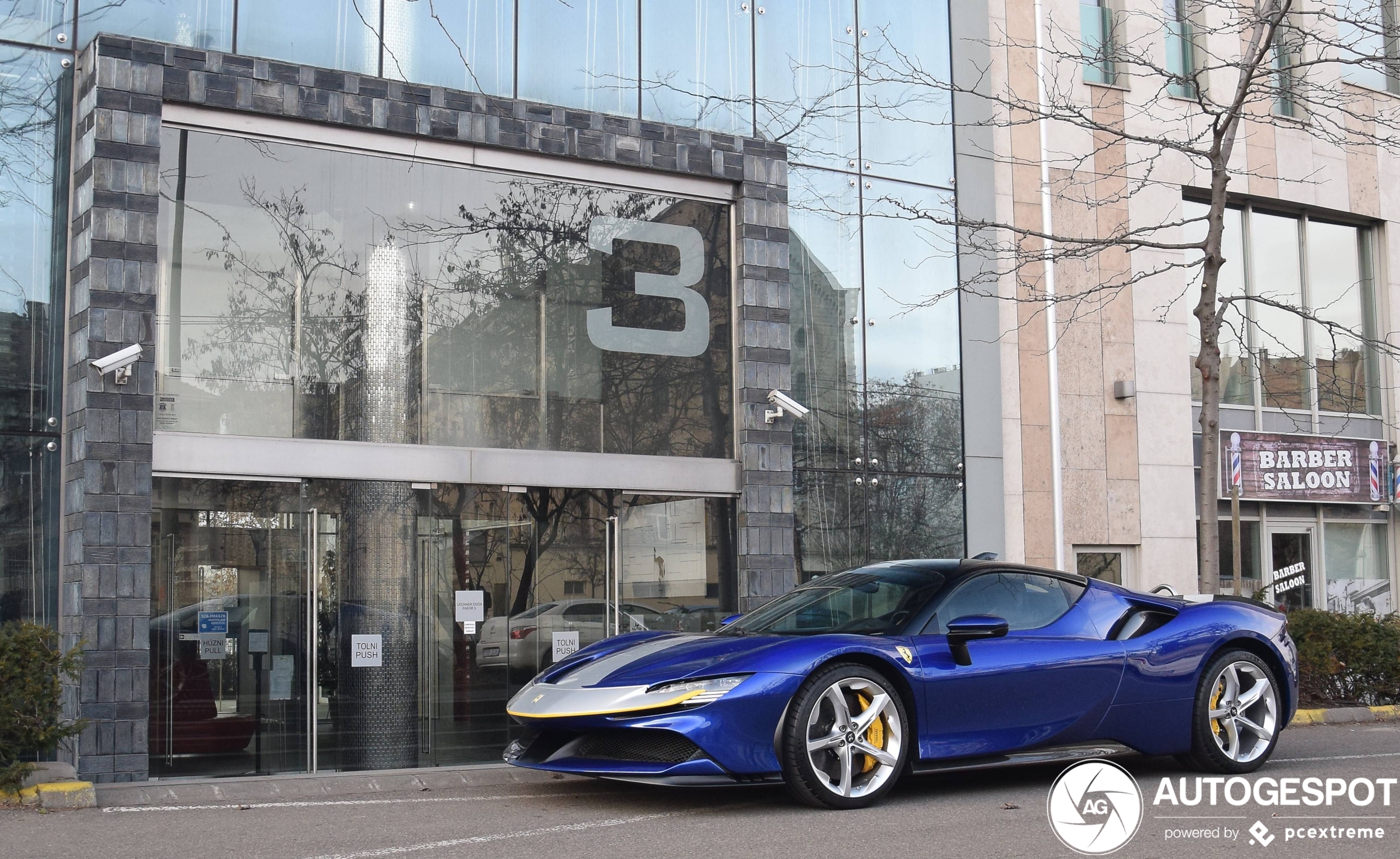 Ferrari SF90 Stradale is pure porno in het blauw
