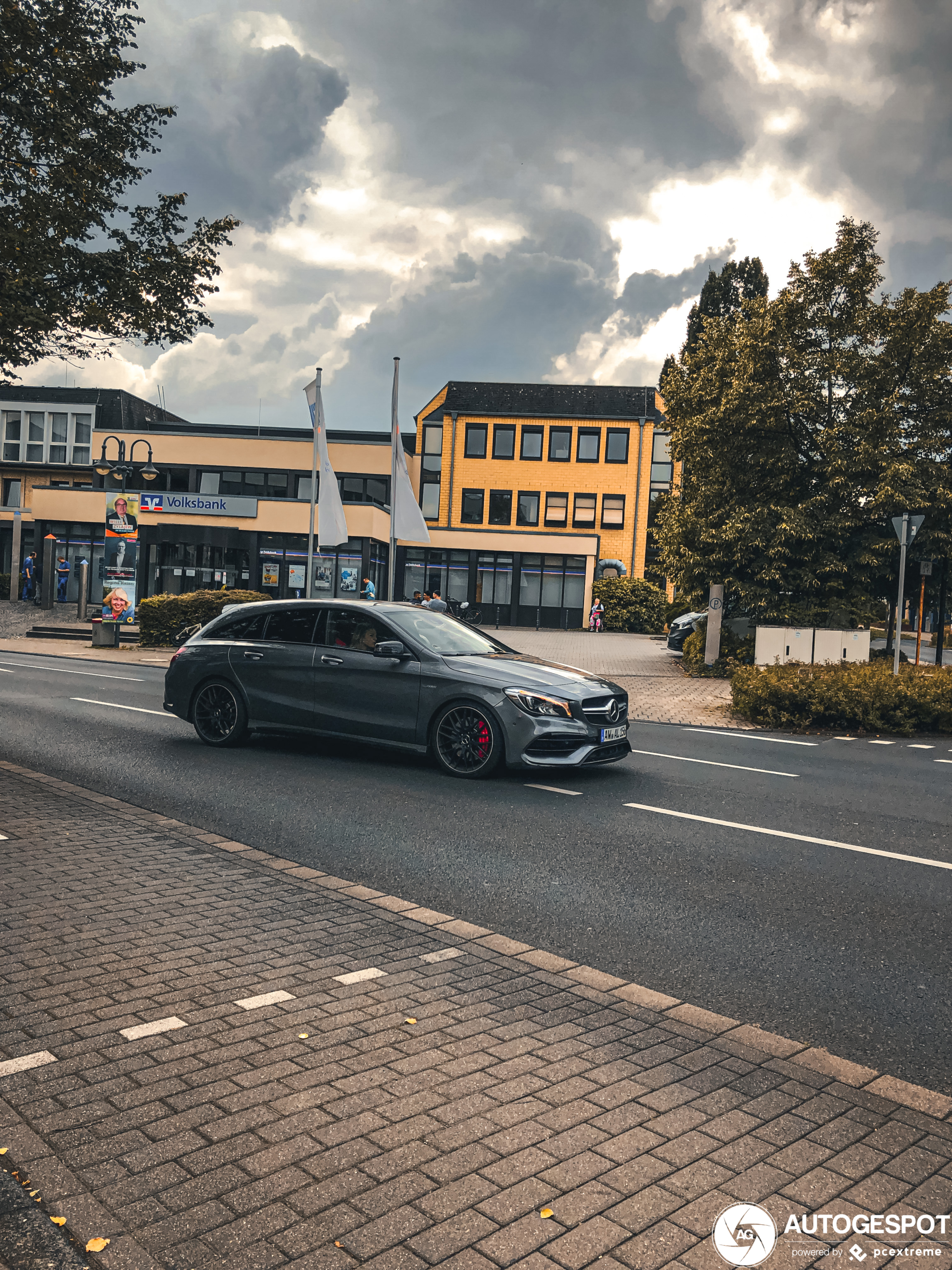 Mercedes-Benz CLA 45 AMG Shooting Brake