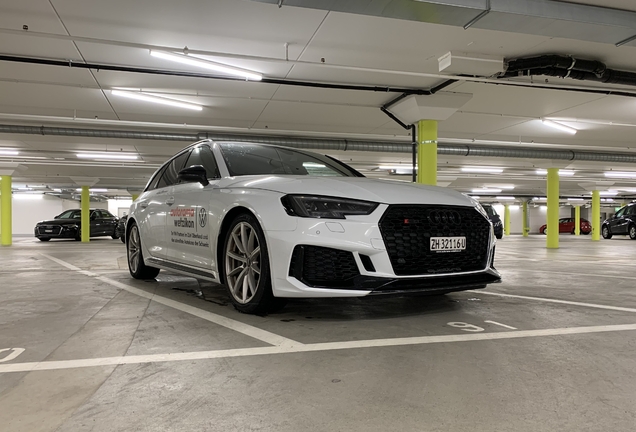 Audi RS4 Avant B9