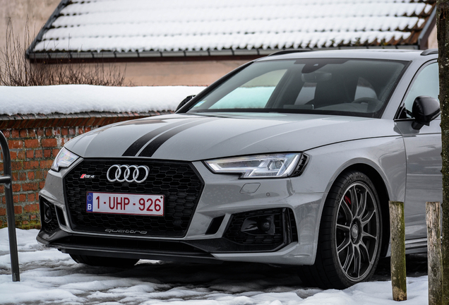 Audi RS4 Avant B9