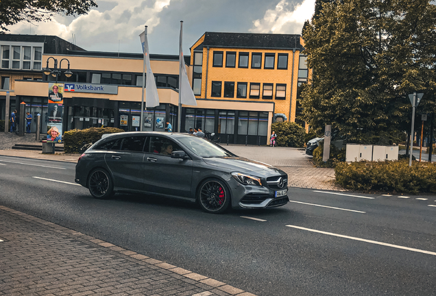 Mercedes-Benz CLA 45 AMG Shooting Brake