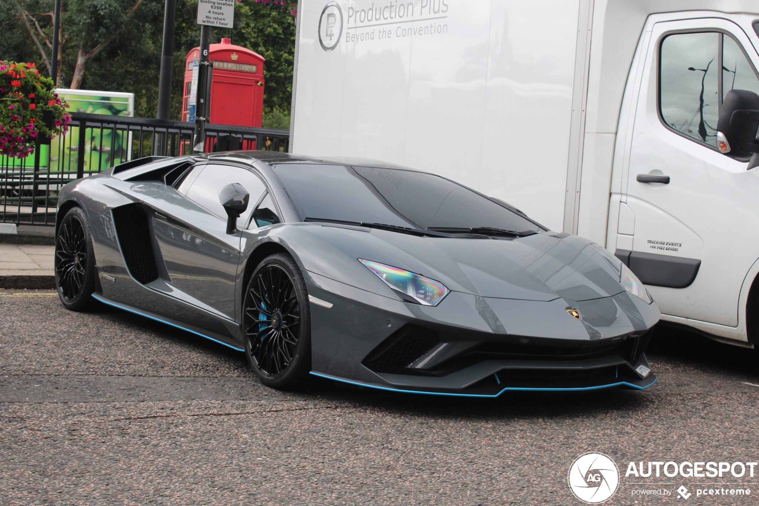 Lamborghini Aventador S LP740-4 Roadster