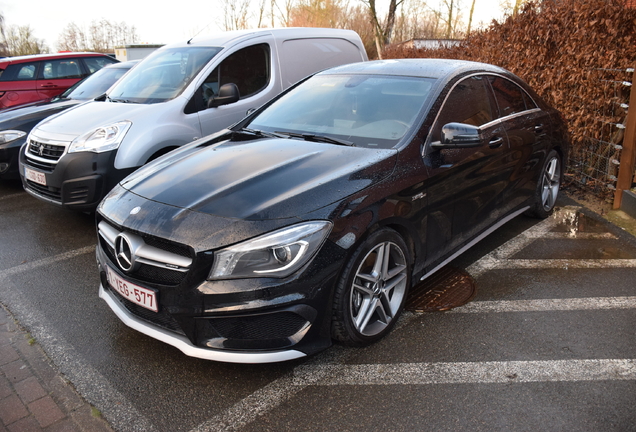 Mercedes-Benz CLA 45 AMG C117