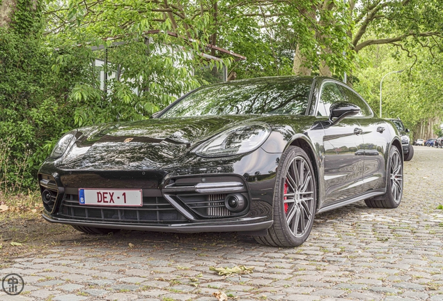 Porsche 971 Panamera Turbo