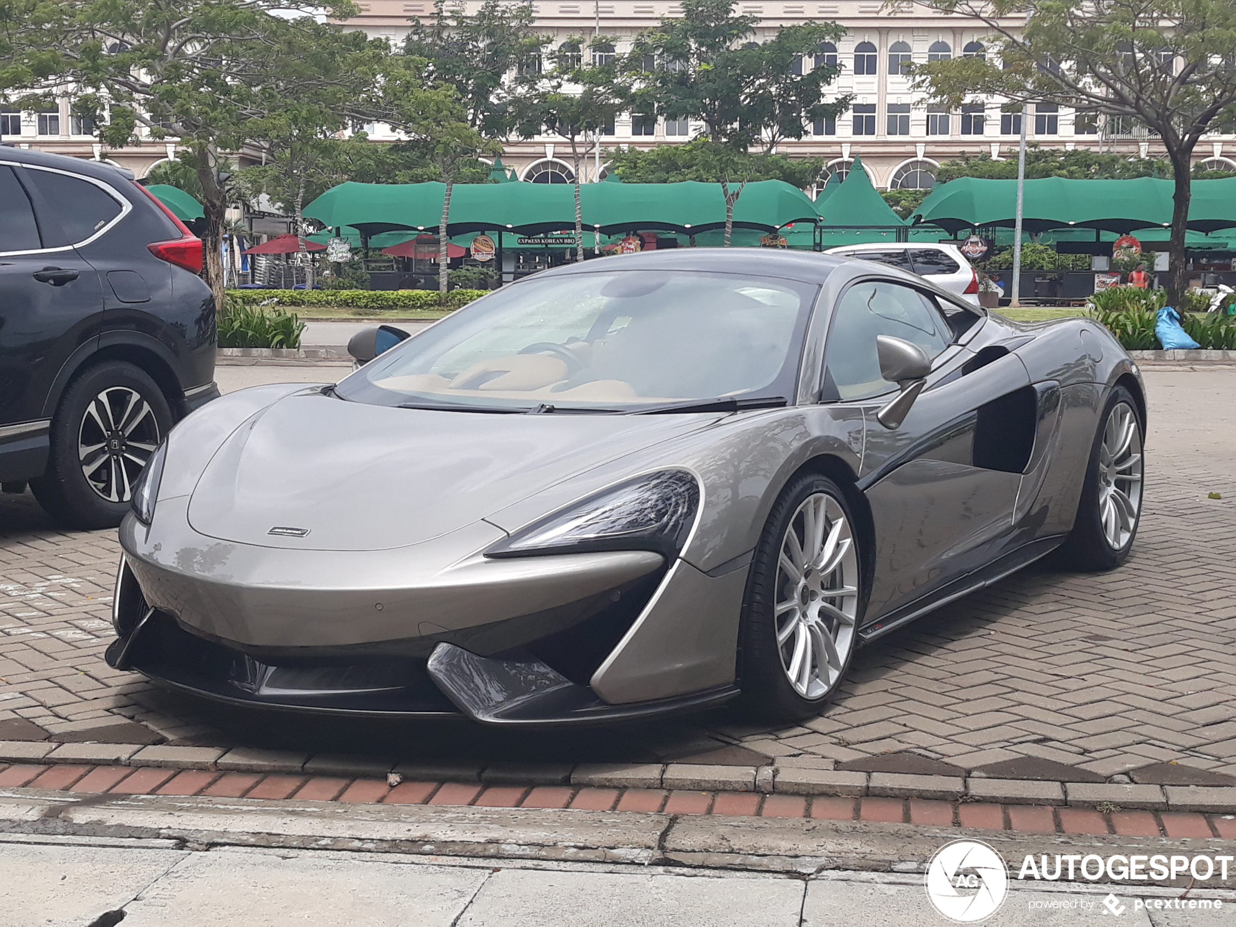 McLaren 570S