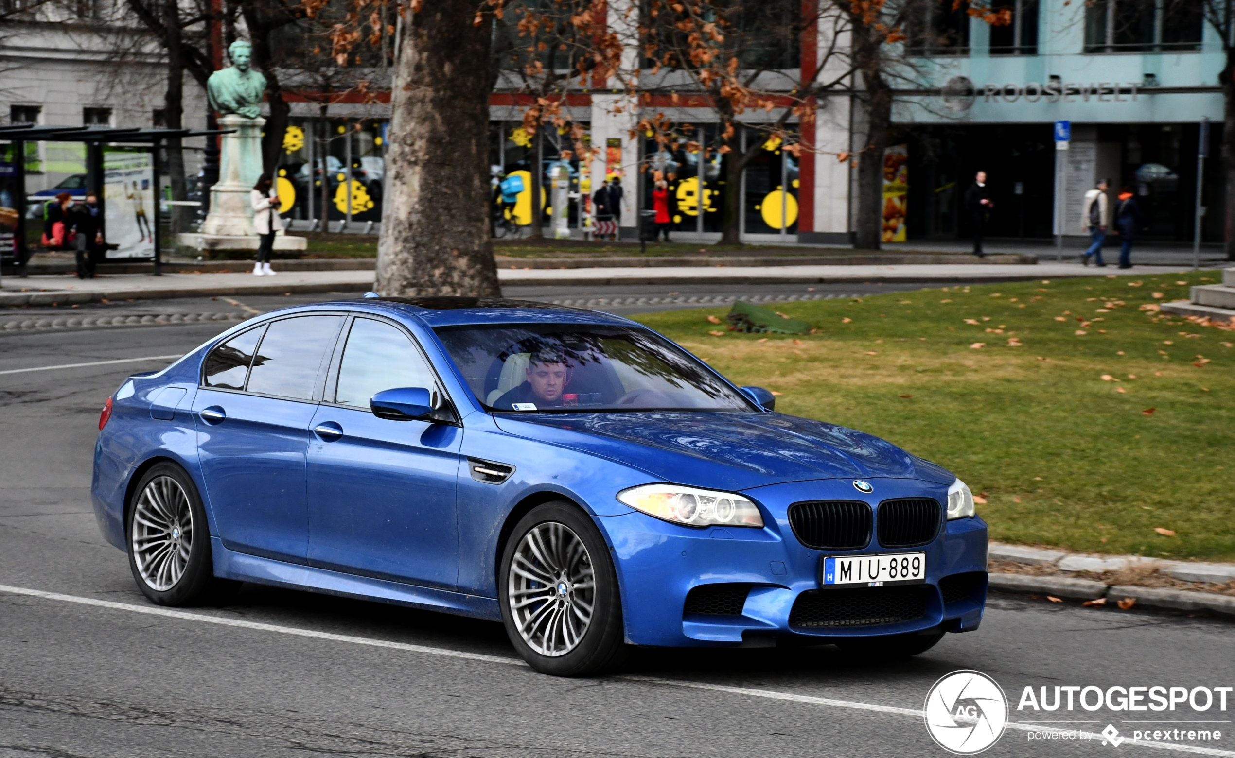 BMW M5 F10 2011