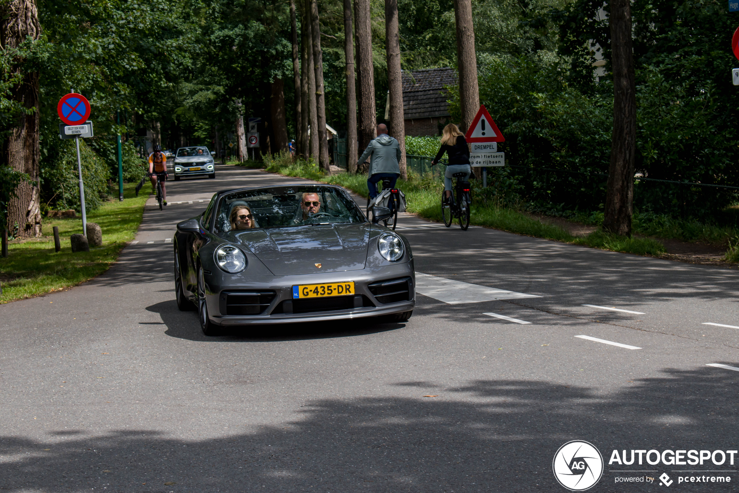 Porsche 992 Carrera 4S Cabriolet