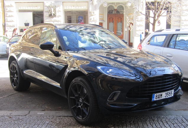 Aston Martin DBX