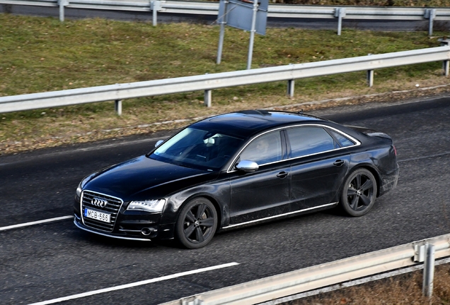 Audi S8 D4