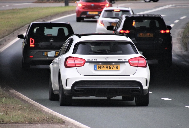 Mercedes-Benz GLA 45 AMG X156