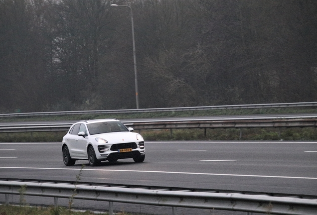 Porsche 95B Macan Turbo