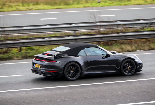 Porsche 992 Carrera 4S Cabriolet