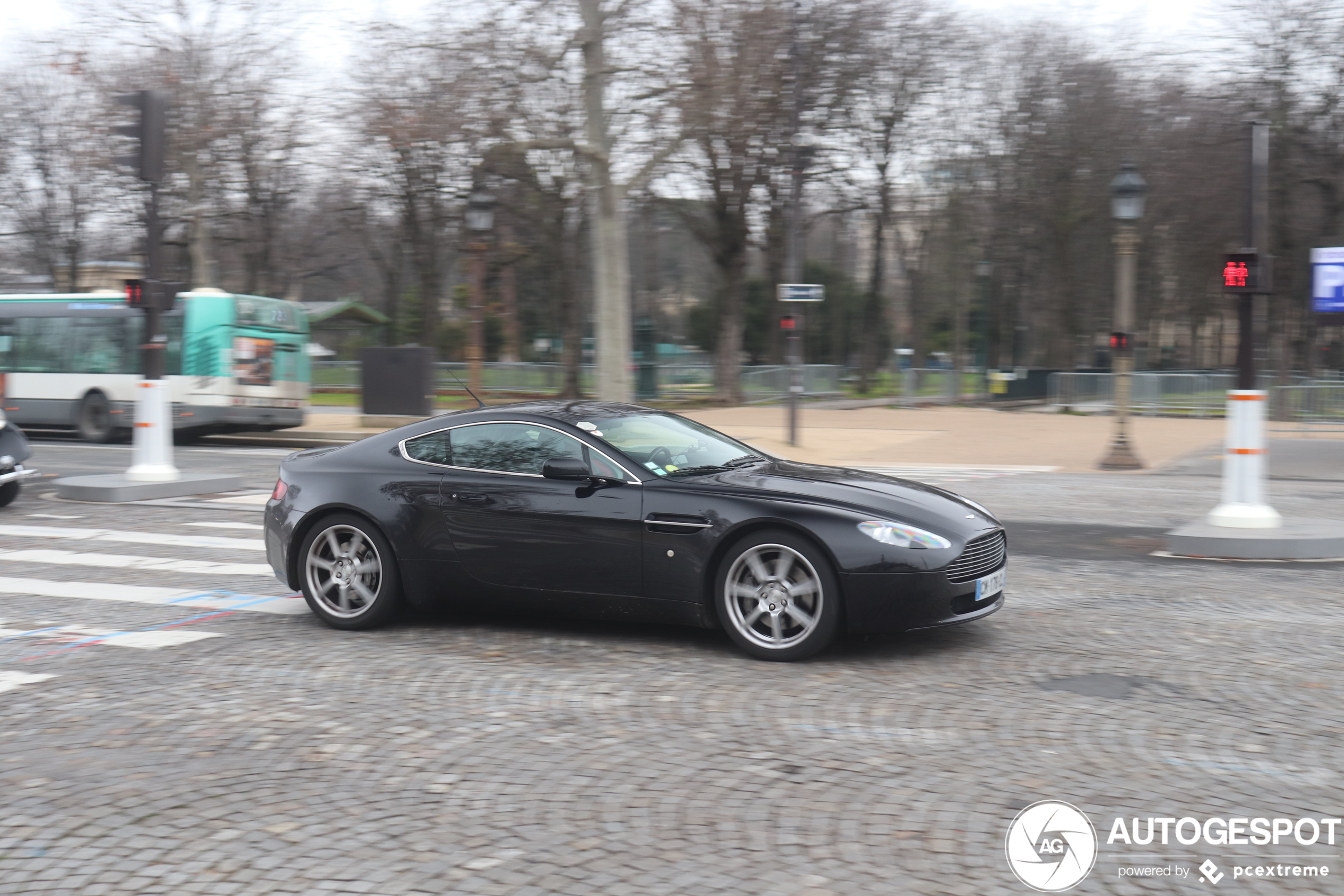 Aston Martin V8 Vantage